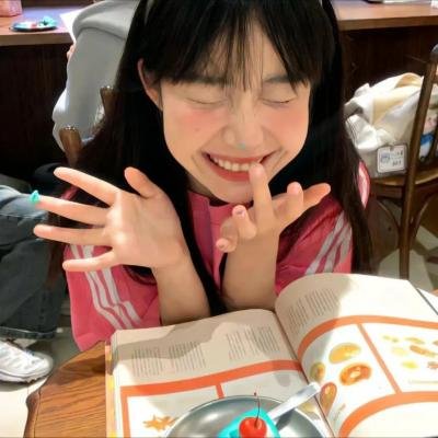某爆料博主又出大瓜：表情包火出圈，双方工作室齐声否认，三天三夜